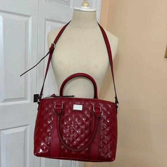 CALVIN KLEIN RED PATENT LEATHER CROSSBODY BAG W/ALL OVER CK LOGO INSIDE AND OUT - Picture 3 of 15